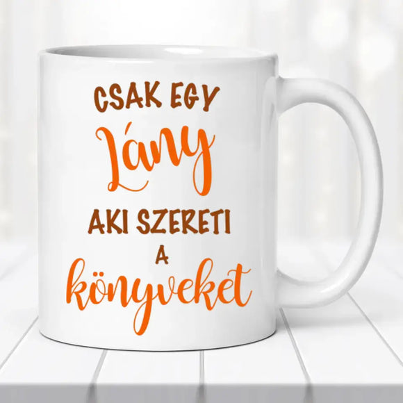 Egyedi bögre – olvasó lány illusztrációval