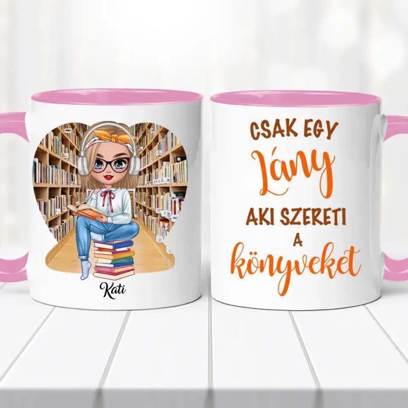Egyedi bögre – olvasó lány illusztrációval