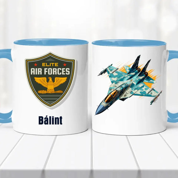 Repülős bögre – névvel és repülő jelekkel