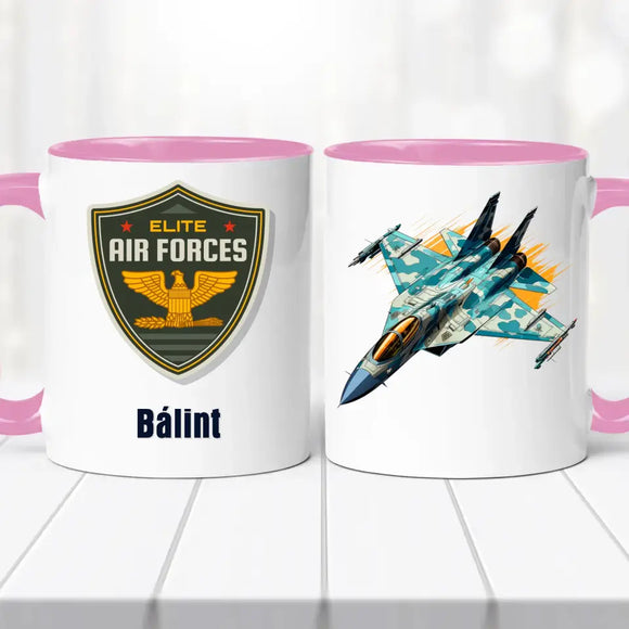 Repülős bögre – névvel és repülő jelekkel