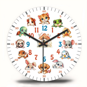 Babaszobai falióra cuki kölyökállatokkal (panda, zsiráf, oroszlán, víziló) és egyedi névfelirattal.