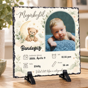 Macis és holdas grafikával díszített egyedi születési emléklap palakő kitámasztó talpakon Bendegúz névvel és kisbabás fotóval boltíves keretben